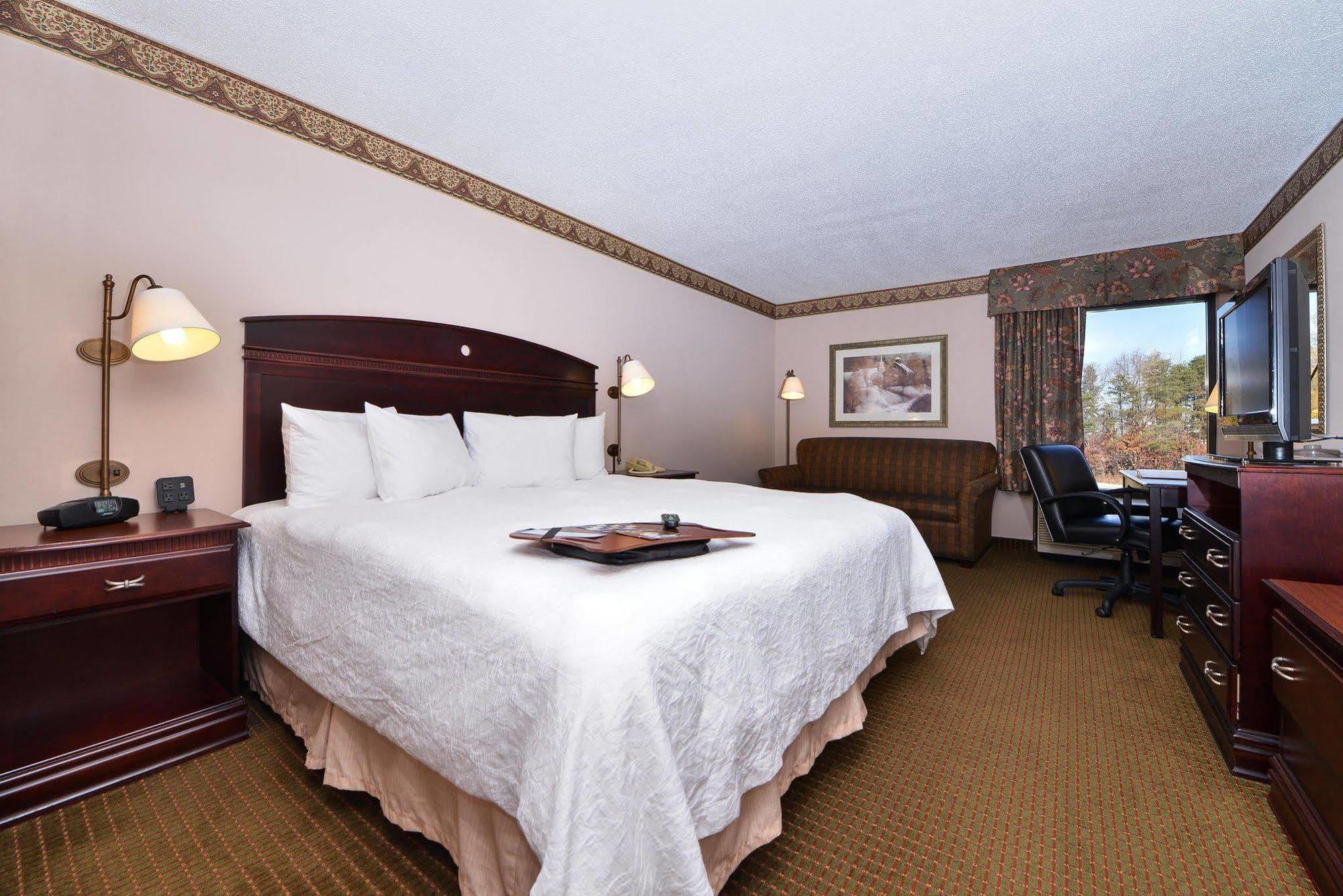 Hampton Inn Greensboro Airport Экстерьер фото